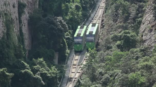 Dois carros funiculares — Vídeo de Stock