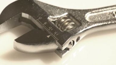 Bir ayarlanabilir anahtarı makro görünümü