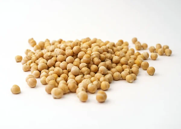 Chickpeas. A handful of chickpea isolated on a white background. — Stock Photo, Image
