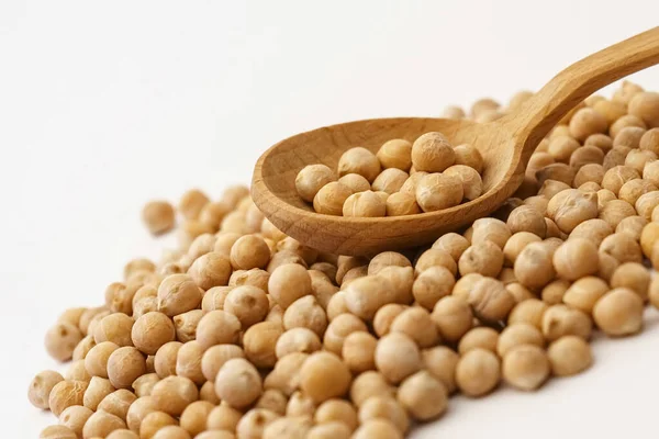 Chickpeas. A handful of chickpea isolated on a white background. — Stock Photo, Image