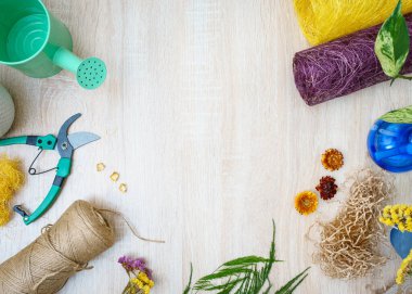 Çiçekçilik. Çiçekçi işyeri. Uzayı kopyala Çiçek teslimatı. Çiçekçi okulunda eğitim.