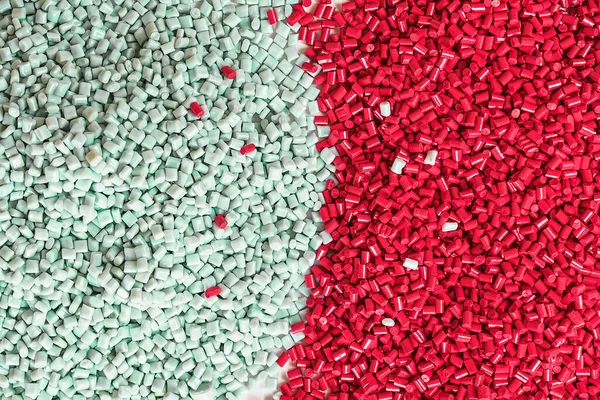 Colorant for plastic, pigment in the granules