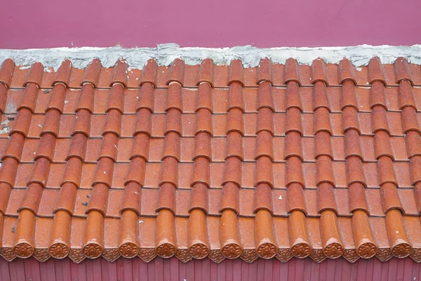 Roof tile pattern and pink wall in asian style — Stock Photo, Image