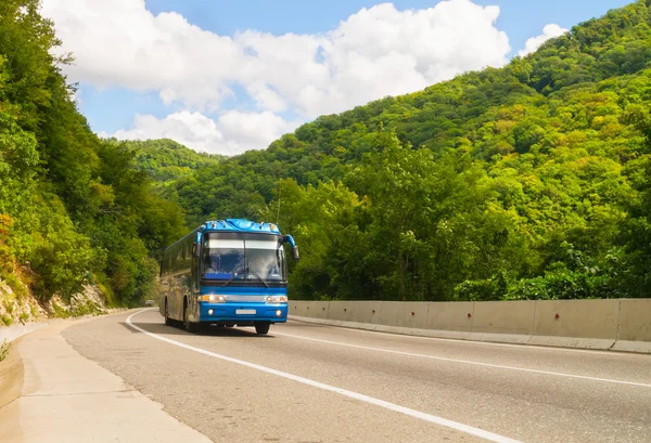 Tmavě modré turistické autobus — Stock fotografie