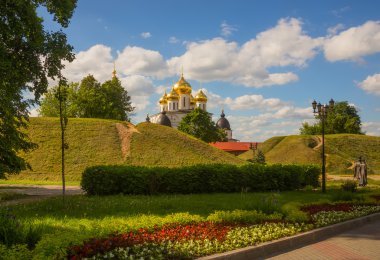 Görünüm Dmitrov. Kremlin. Uspensky Katedrali
