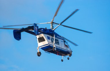 Polis Rus helikopteri gökyüzünde