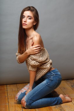 tatlı esmer kadın stüdyo portre