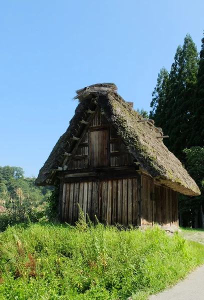 Kırsaldaki kır evi. — Stok fotoğraf