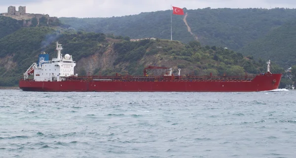 Crucero de carga en pavo estrecho del Bósforo — Foto de Stock