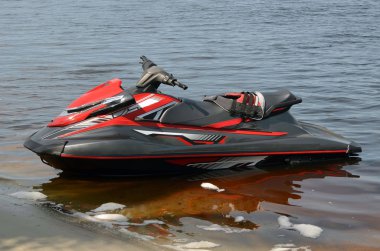 Jet Ski sığ sularda Park