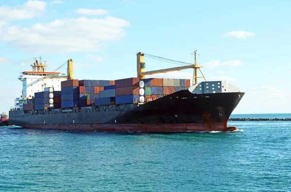 Containerschip Government Cut Nadert Haven Van Miami Florida — Stockfoto