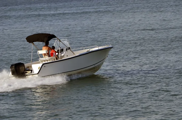 Barco de pesca desportiva — Fotografia de Stock