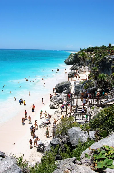 Tulum stranden en kliffen — Stockfoto