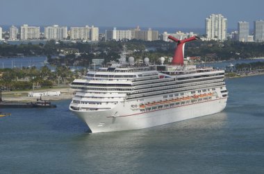 Ana bağlantı noktasına geri cruiseship