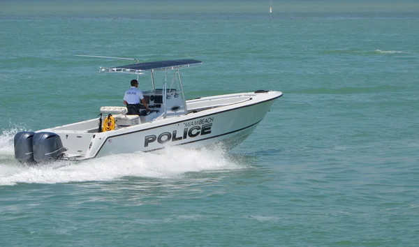 Bateau de patrouille de police — Photo