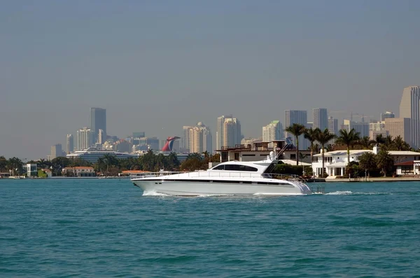 White Motor Yacht — Stock Photo, Image