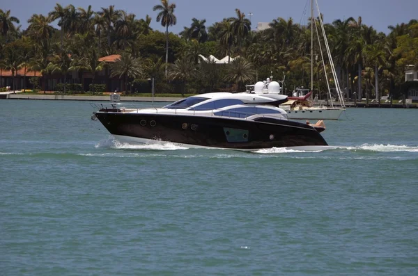 Black Yacht — Stock Photo, Image