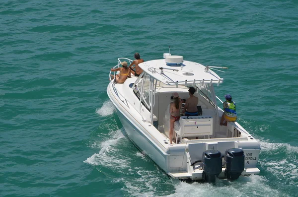Fishing Boat Family Cruise — Stock Photo, Image