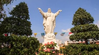 Ho chi minh Kilisesi'nin Mermer heykel