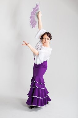 kadın İspanyol flamenko dansçısı