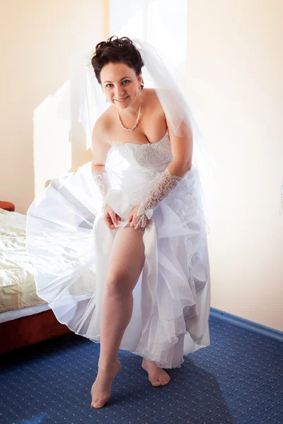 Beautiful brunette bride — Stock Photo, Image