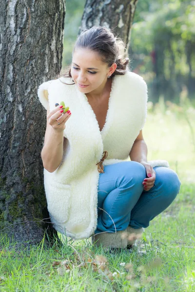 Young brunette girl — Stock Photo, Image