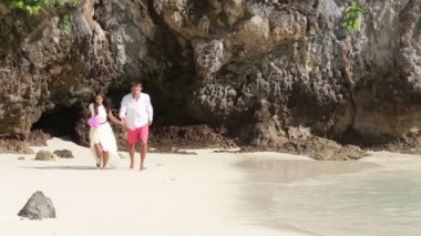 Mutlu damat ve güzel gelin