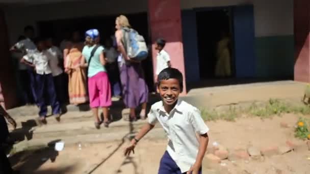 Glückliche indische Kinder — Stockvideo