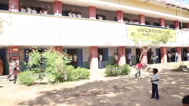 Enfants indiens à l'école — Video
