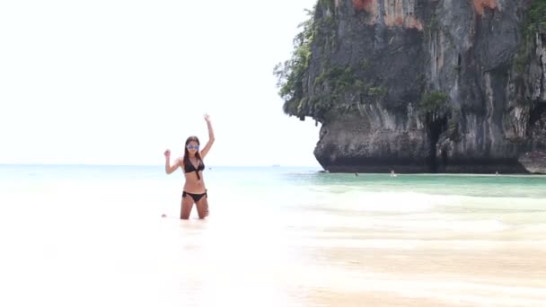 Woman in blue island water — Stock Video