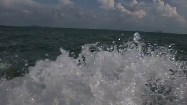 Paseo en barco en mar abierto — Vídeos de Stock