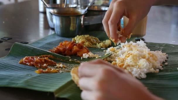 Arroz indio con pastel plano — Vídeos de Stock