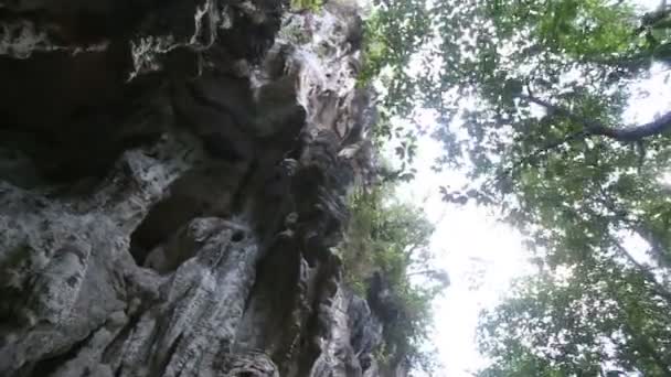 Isla del acantilado de montaña — Vídeo de stock