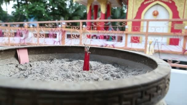 Bâton de parfum dans le temple de Bouddha — Video