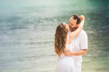 Mutlu gelin ve yakışıklı damat