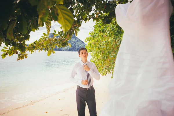 Genç yakışıklı damat — Stok fotoğraf