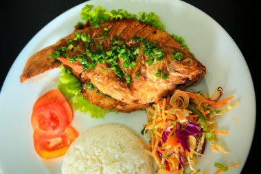 pirinç ve sebze ile balık