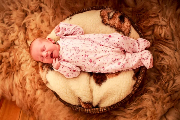 Bebê recém-nascido bonito — Fotografia de Stock