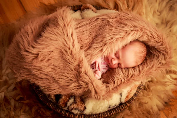 Söt newborn baby — Stockfoto