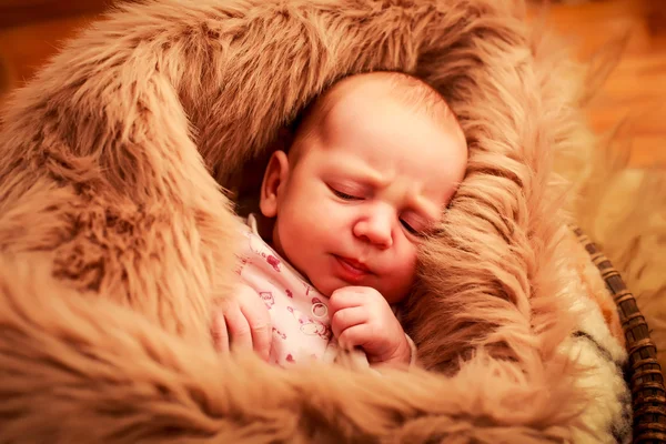 Söt newborn baby — Stockfoto