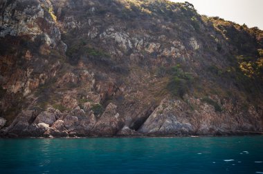 tropik ada ve masmavi deniz