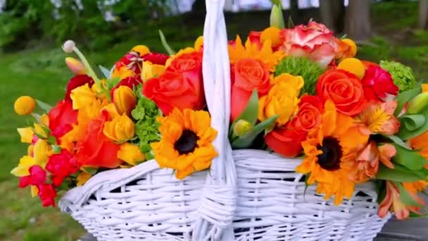 Movimiento Cámara Alrededor Hermosas Flores — Vídeos de Stock