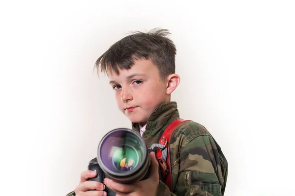 Portrét Bělocha Vojenské Kombinéze Držák Červené Kamery Držící Rozmazanou Velkou — Stock fotografie