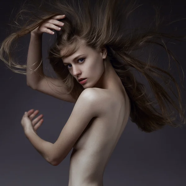 Erotiska porträtt av naken vacker kvinna. — Stockfoto