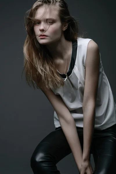 Portrait of young stylish girl. — Stock Photo, Image