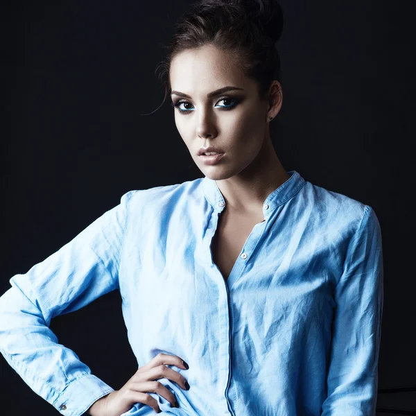 Beautiful model brunette — Stock Photo, Image