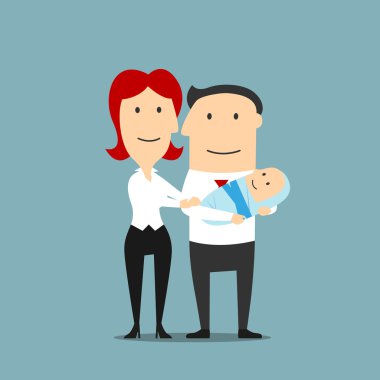 Bebek veya bebek tutan baba ile anne