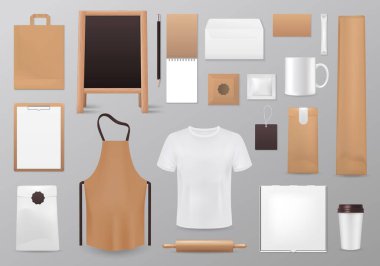 Kimlik tanımlama modeli oluşturuluyor. Gerçekçi 3D boş tişört, karatahta menüsü ve kağıt torba, kalem, tahta ve fincanlı not defteri. Önlük, tek kullanımlık bardak ve paketler, tekerlek iğnesi, zarf ve mendil seti