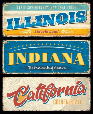Amerikan eyaletleri, Illinois, Indiana ve California vintage taşıyıcı bayrakları, seyahat yeri işaretleri. Retro grunge tahtaları, üzerinde tipografi bulunan eski panolar, turistik plaklar.