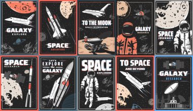 Galaksi ve uzay keşfi vektör retro posterleri arıza etkisi yaratıyor. Uzayda roket ve mekik, Ay ya da Mars yüzeyinde gezgin, astronot ya da uzay adamı ve gezegenler, ay ve asteroit